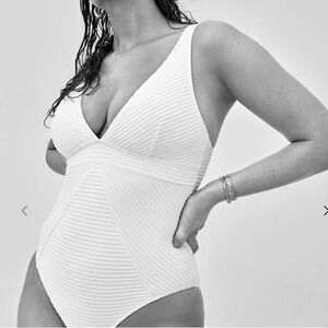 SEA LEVEL Spinnaker $139 White Panel Line One Piece swimsuit S 4